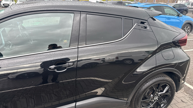 Toyota C-HR 1.8 Hybrid Design 5dr CVT Hybrid Hatchback